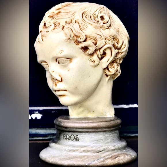 Vintage Mid Century Archaic Reproduction EROS Young Boy Poly Resin Statue - Picture 7 of 10